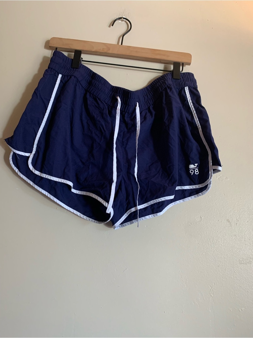 Vineyard Vines Navy Athletic Shorts with White Trim Women Size Large Shorts